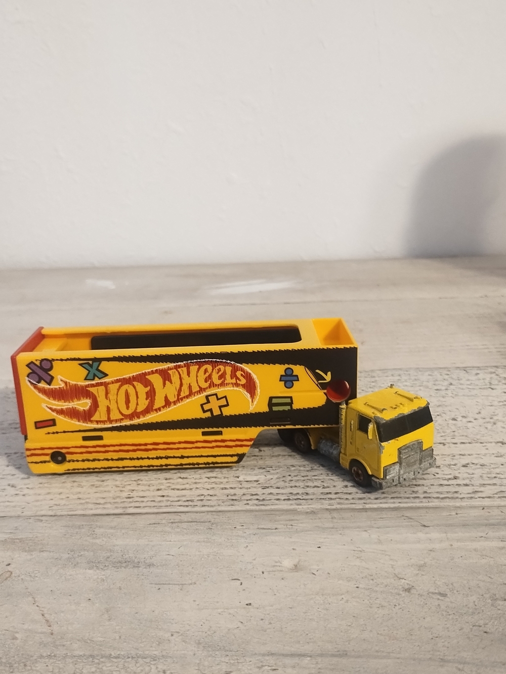 Hot Wheels Yellow Truck and Trailer and 1 cars hot wheels die cast